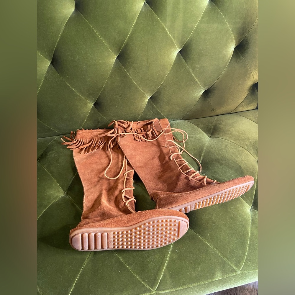 Minnetonka lace up fringe boots Size 10
